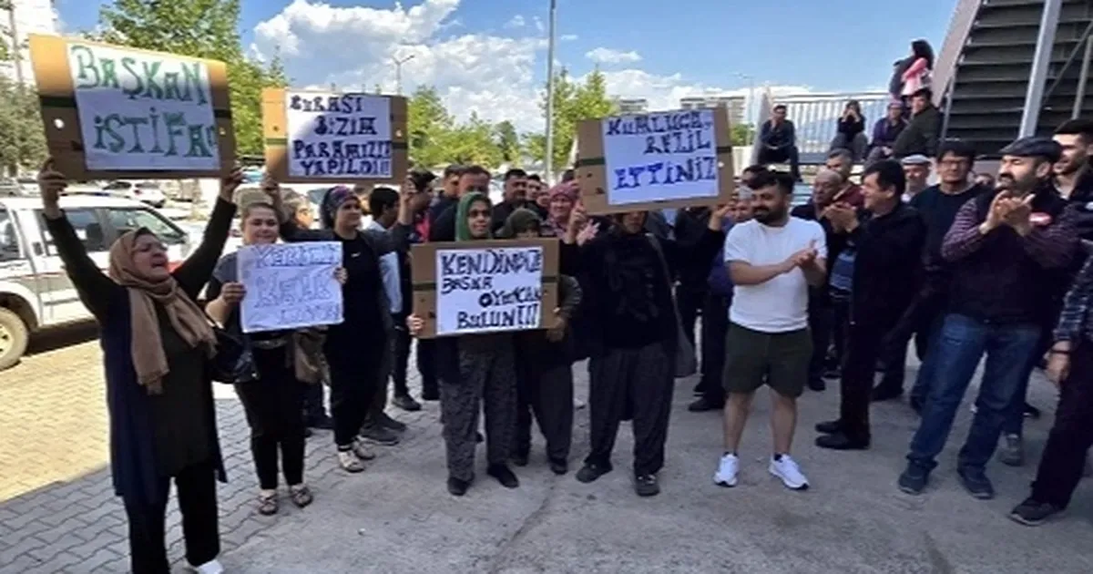 kumluca-pazaryerinde-esnaf-belediye-gerilimi-tWdQmEcf.webp