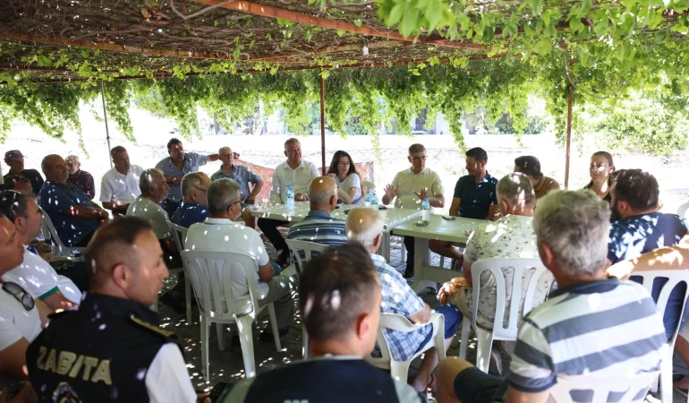 İzmir'de Başkan Tugay’dan yangınzedelere destek ziyareti